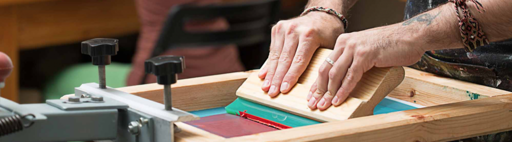 Impresión serigrafiada vs. Impresión digital